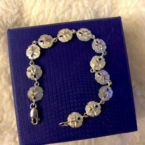 Really pretty sterling silver .925 Silver dollar bracelet with lobster clasp✨✨